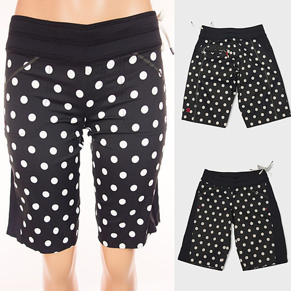 Lululemon Logo Bermuda Short Slim Fit Black Polka Dot 2 NWOT - Picture 1 of 9
